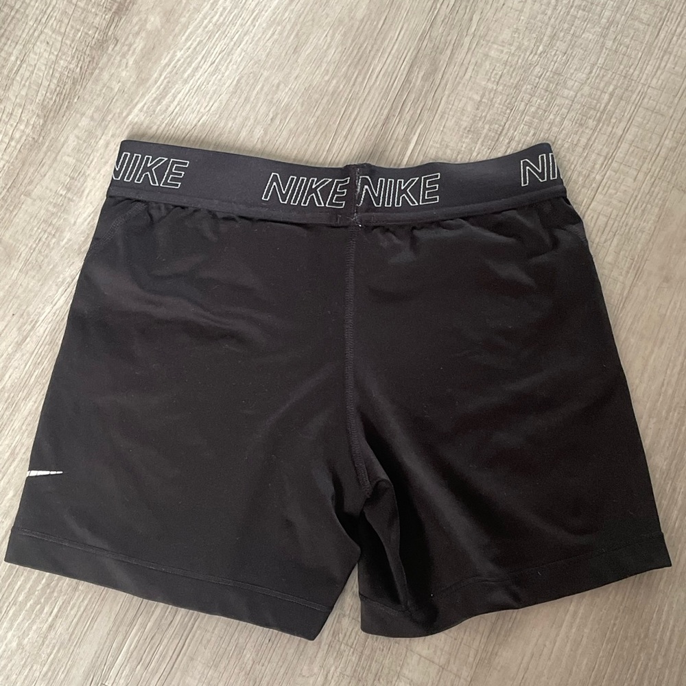 Nike Pro Shorts - Picture 3 of 3